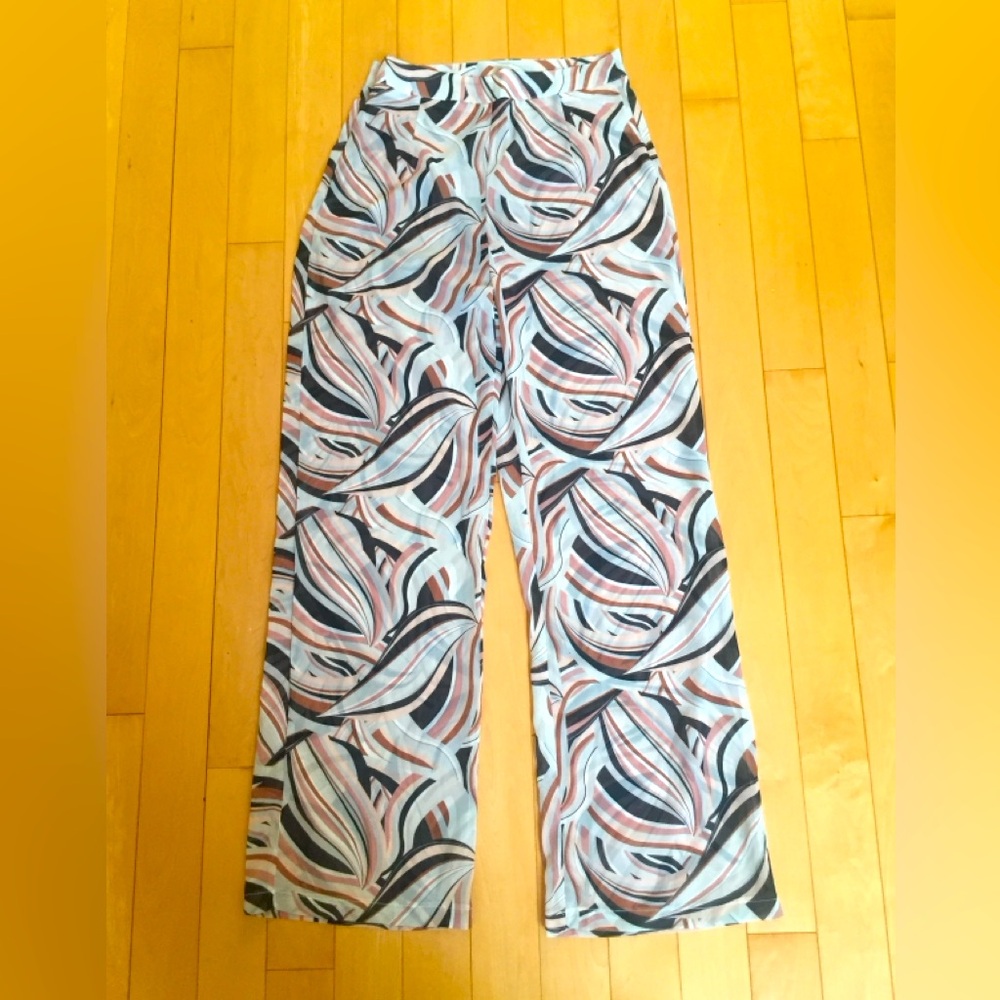 ☀️SUMMER CLEARANCE ITEM☀️ 
Chiffon Wide Leg Beach Trouser. NWT
